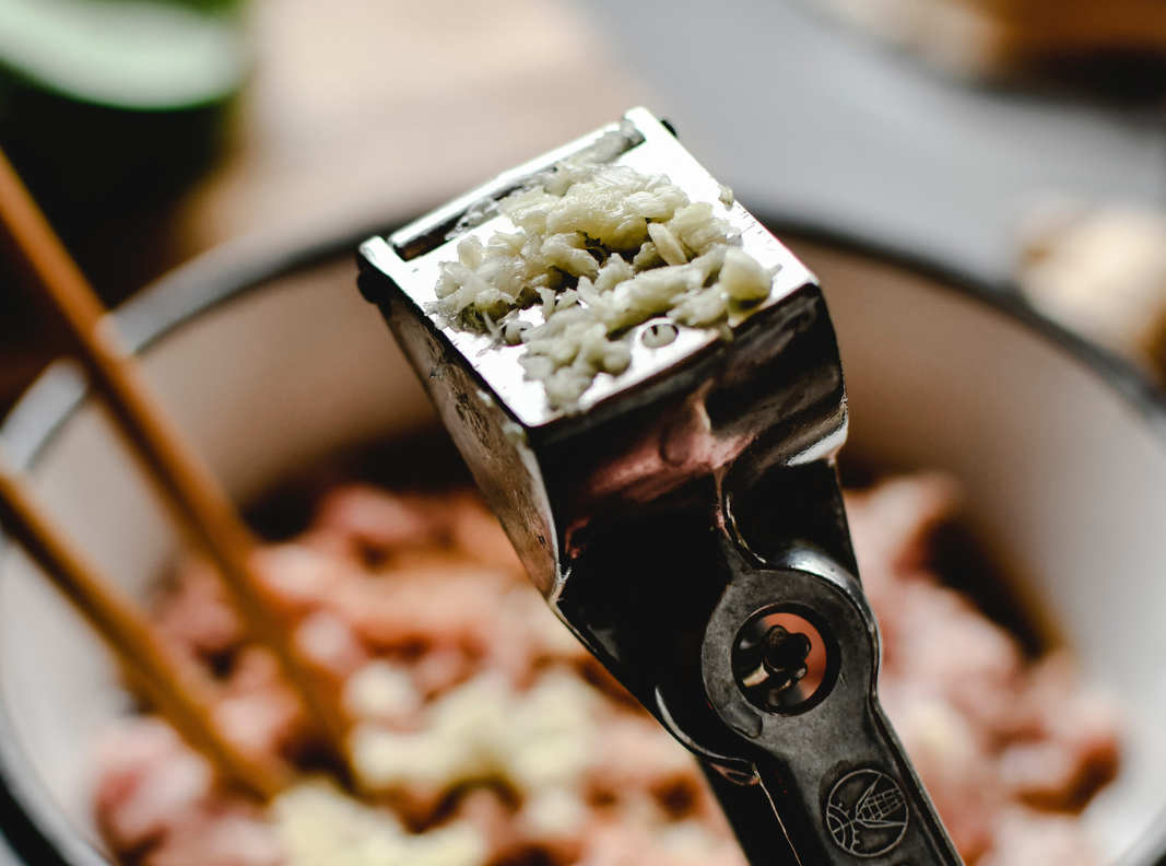 garlic press