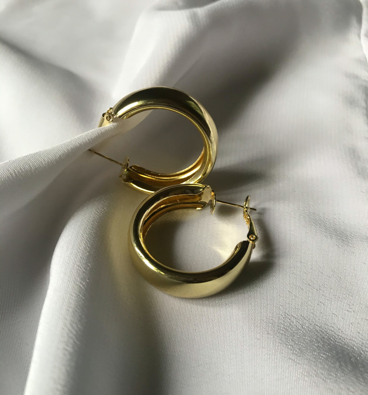 yellow gold hoop earrings